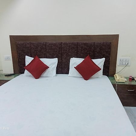 Hotel Ambassador Inn Gwalior Extérieur photo