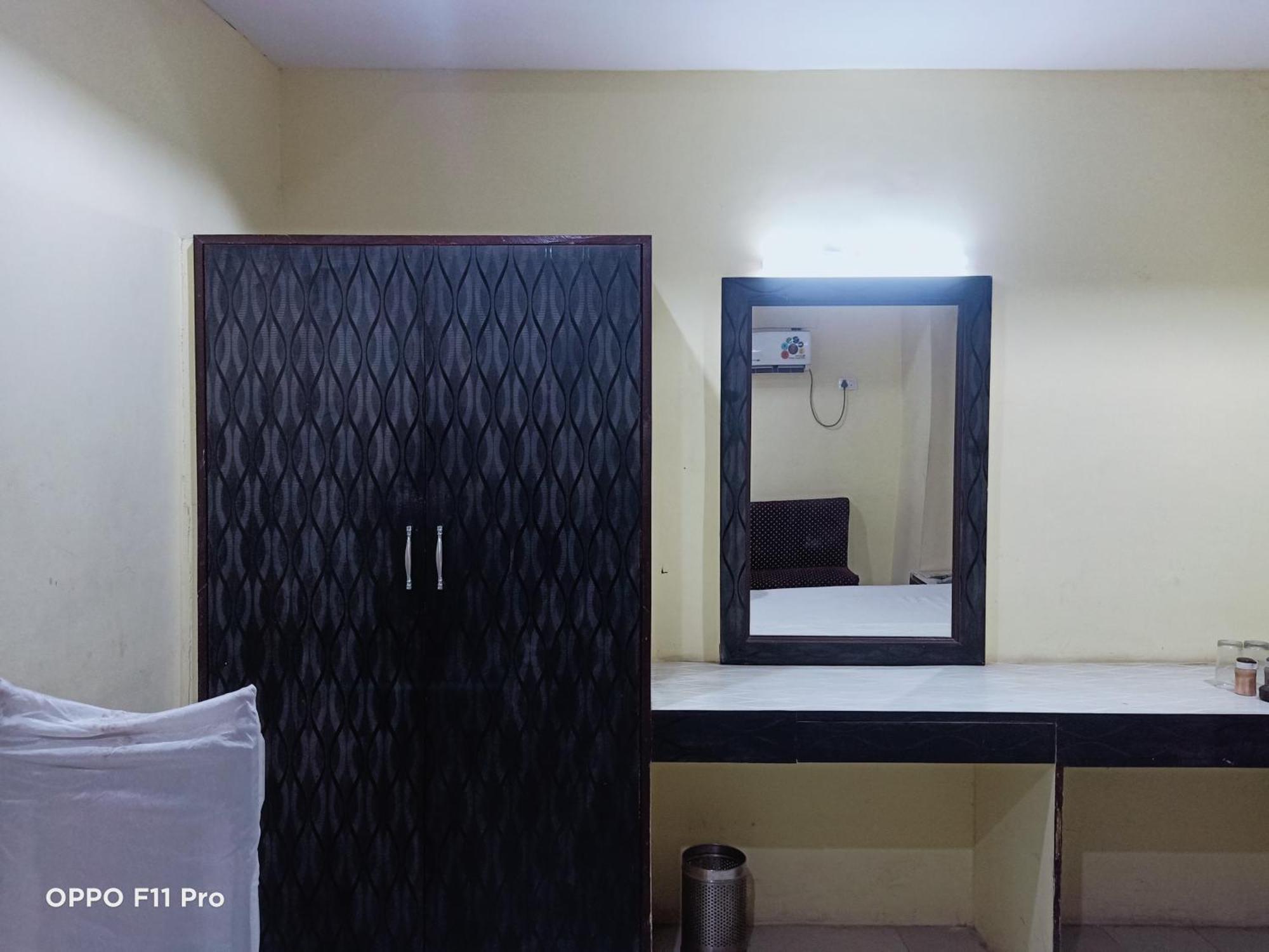 Hotel Ambassador Inn Gwalior Extérieur photo