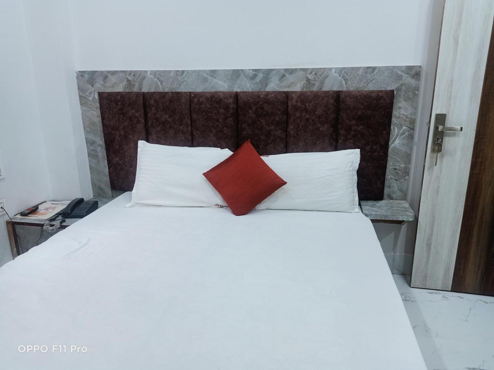 Hotel Ambassador Inn Gwalior Extérieur photo