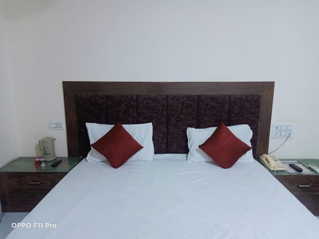 Hotel Ambassador Inn Gwalior Extérieur photo